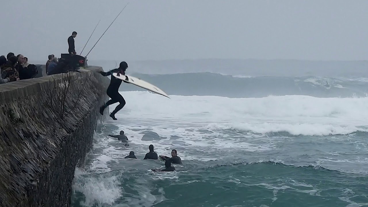 Pikua: Extrem Surf Spot (Donostia-San Sebastián)