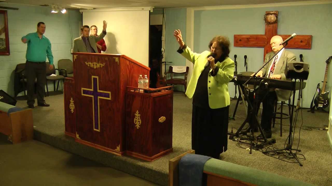 Betty Jean Robinson singing 