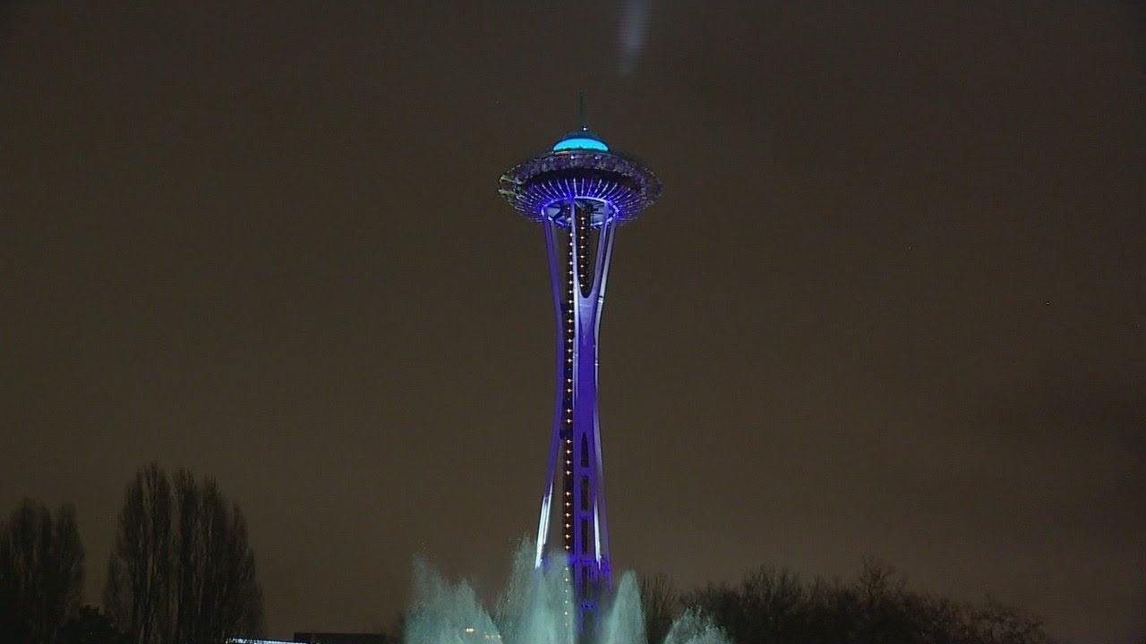 LIVE: New Year’s Eve light show at Seattle Space Needle