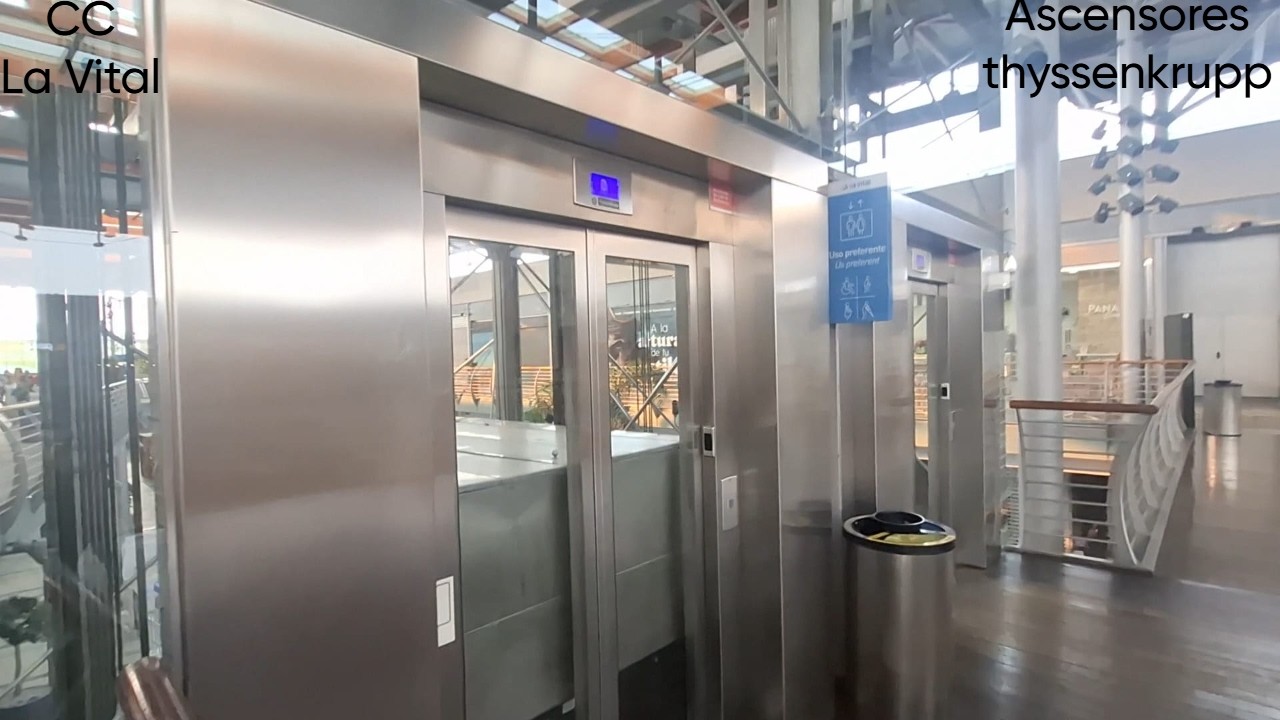 ¡Botton-drive! Ascensores thyssenkrupp latitude eléctricos MR en el CC La Vital, Gandía.