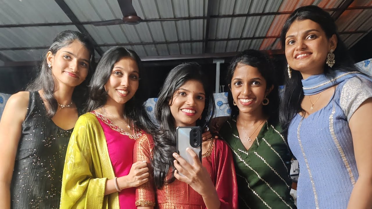 oru edakkara family maduramveppu dance 