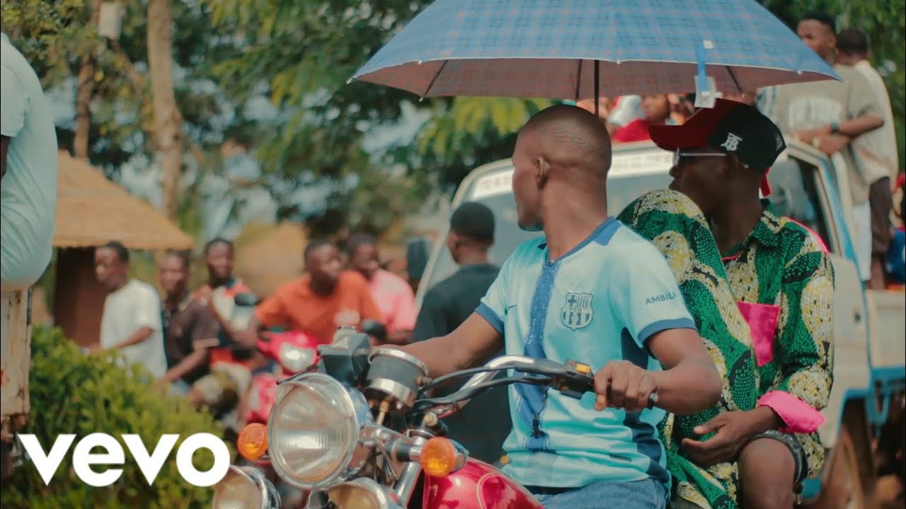 AG-Two_-_Amuali_( Videoclipe Officiel ) 4K