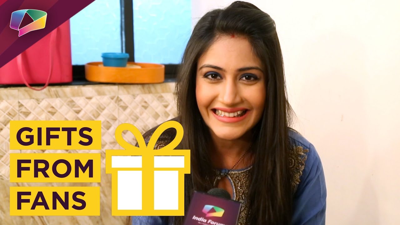 Surbhi Chandna Receives Gifts From Fans | Exclusive | Gift Segment