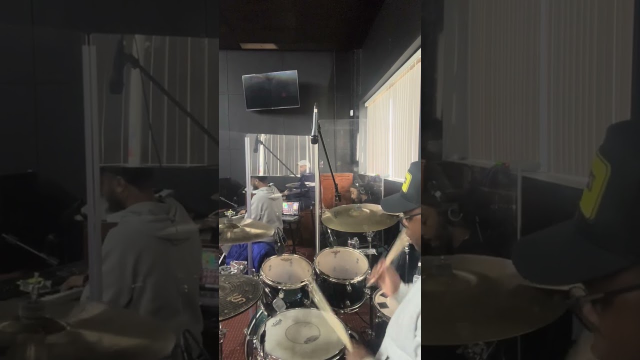 Spontaneous worship during rehearsal ￼