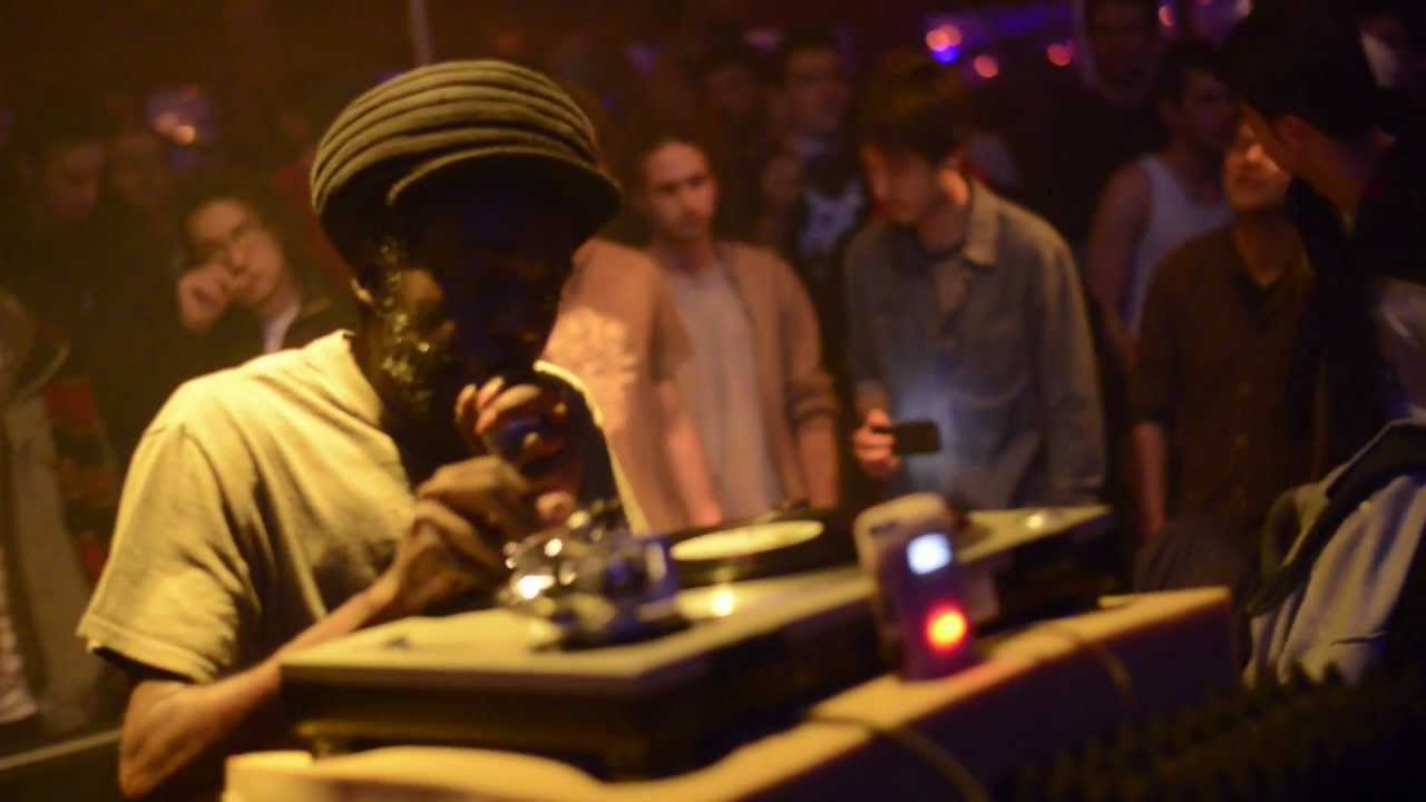 ABA SHANTI I, Frankie paul have a mercy !!! Clip HD Live au Cabaret Sauvage, France 2013