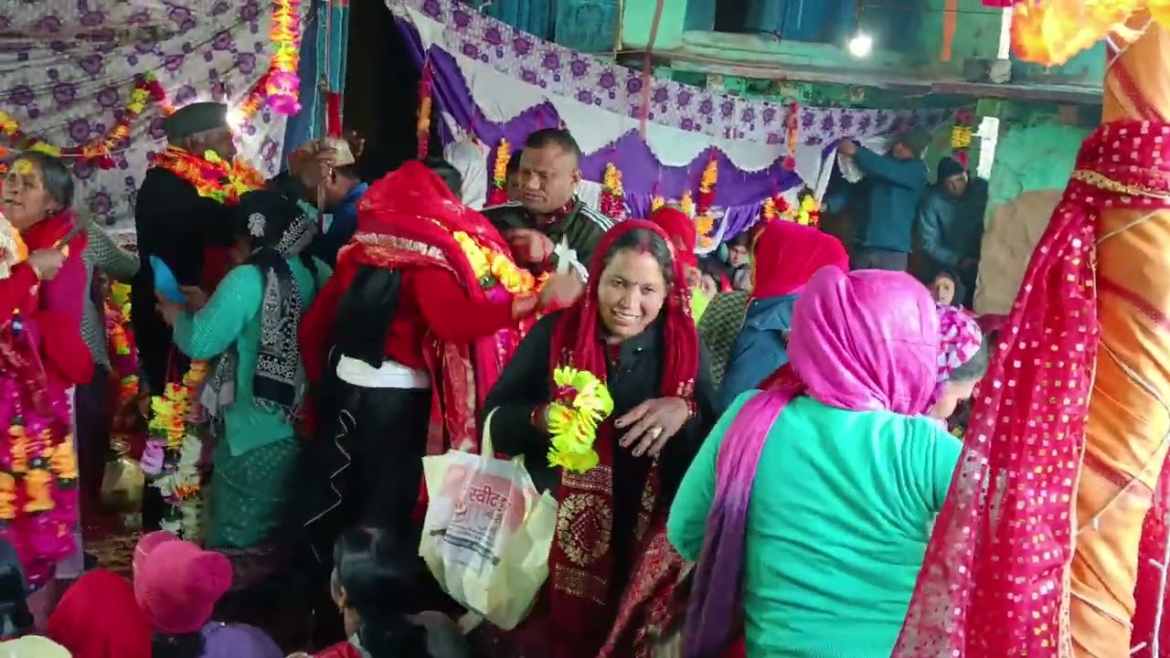 सभी दोस्तों को मेरा नमस्कार दोस्तों हमारे गांव करोखी में भैरव नाथ नृत्य का अन्तिम दिन का सुंदर दृश्य