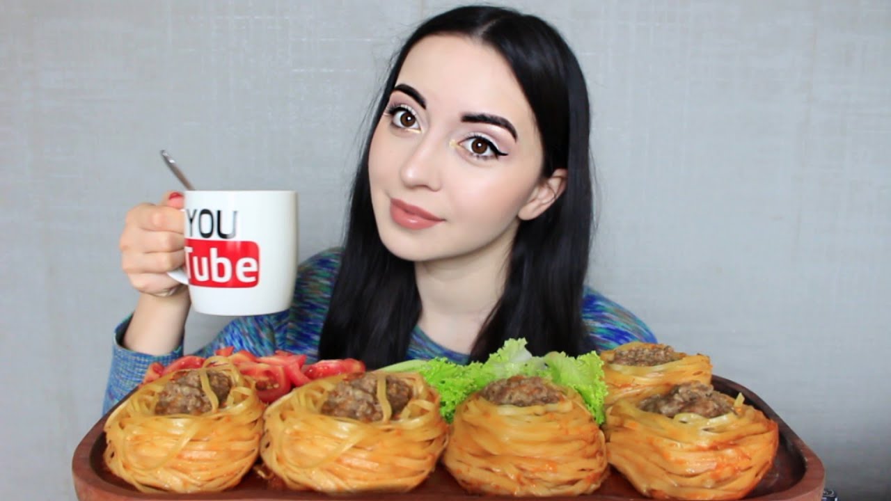 БАБУШКА МОШЕННИК / ГНЕЗДА MUKBANG Ayka Emilly ♥️