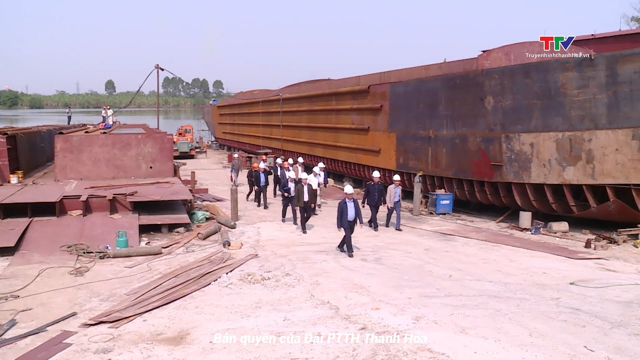 Phó Chủ tịch UBND tỉnh Thanh Hóa Mai Xuân Liêm làm việc với Công ty CP CN Tàu thủy Hoàng Long