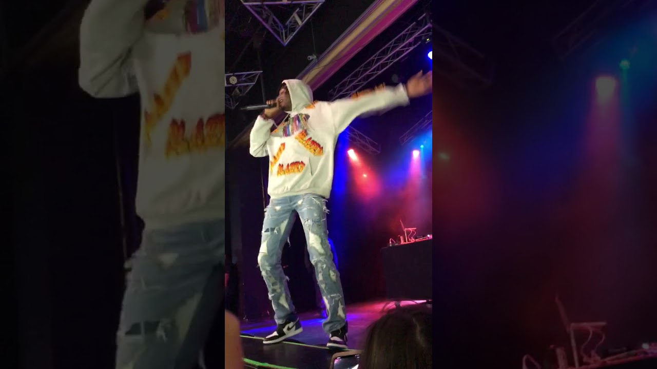 Playboi Carti - Wokeuplikethis* (Live)