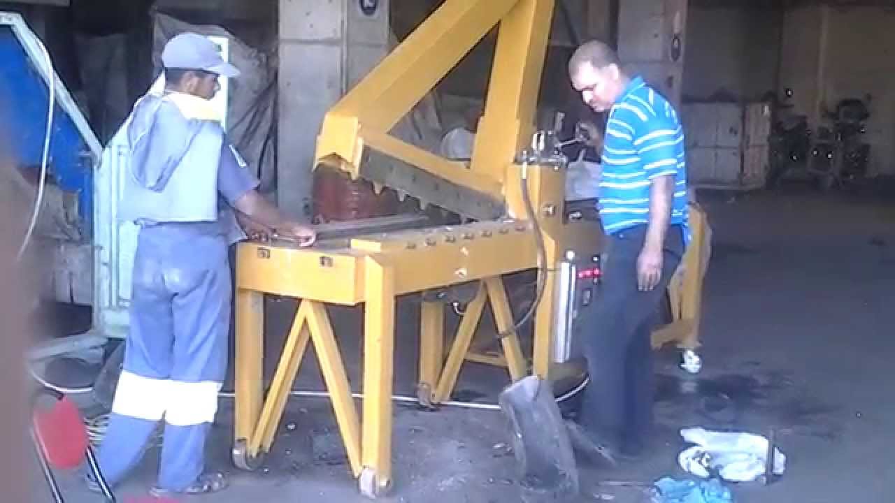 Hydraulic sheer machine for cutting tyres | مقص هيدروليكي لقص الإطارات