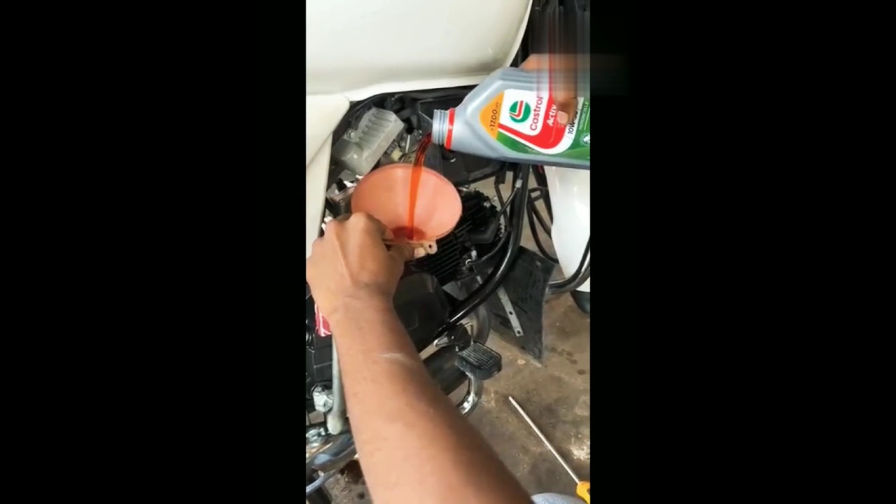 How often to change Engine oil in Motorcycle? | Bike का Engine oil कितने KM✌️🙋🧰🏍️🏍️