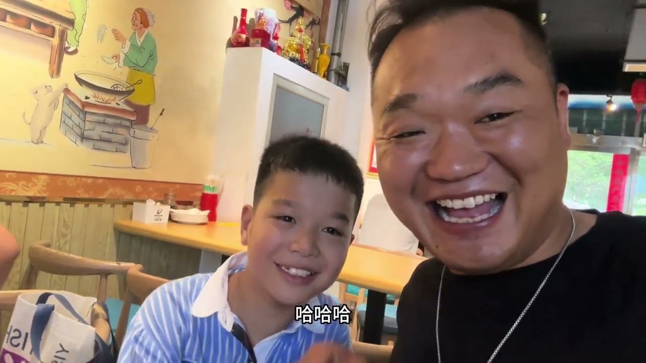 儿子期末考试拿下199分，连杰午餐安排大盘鸡改善伙食，跟媳妇碰一杯