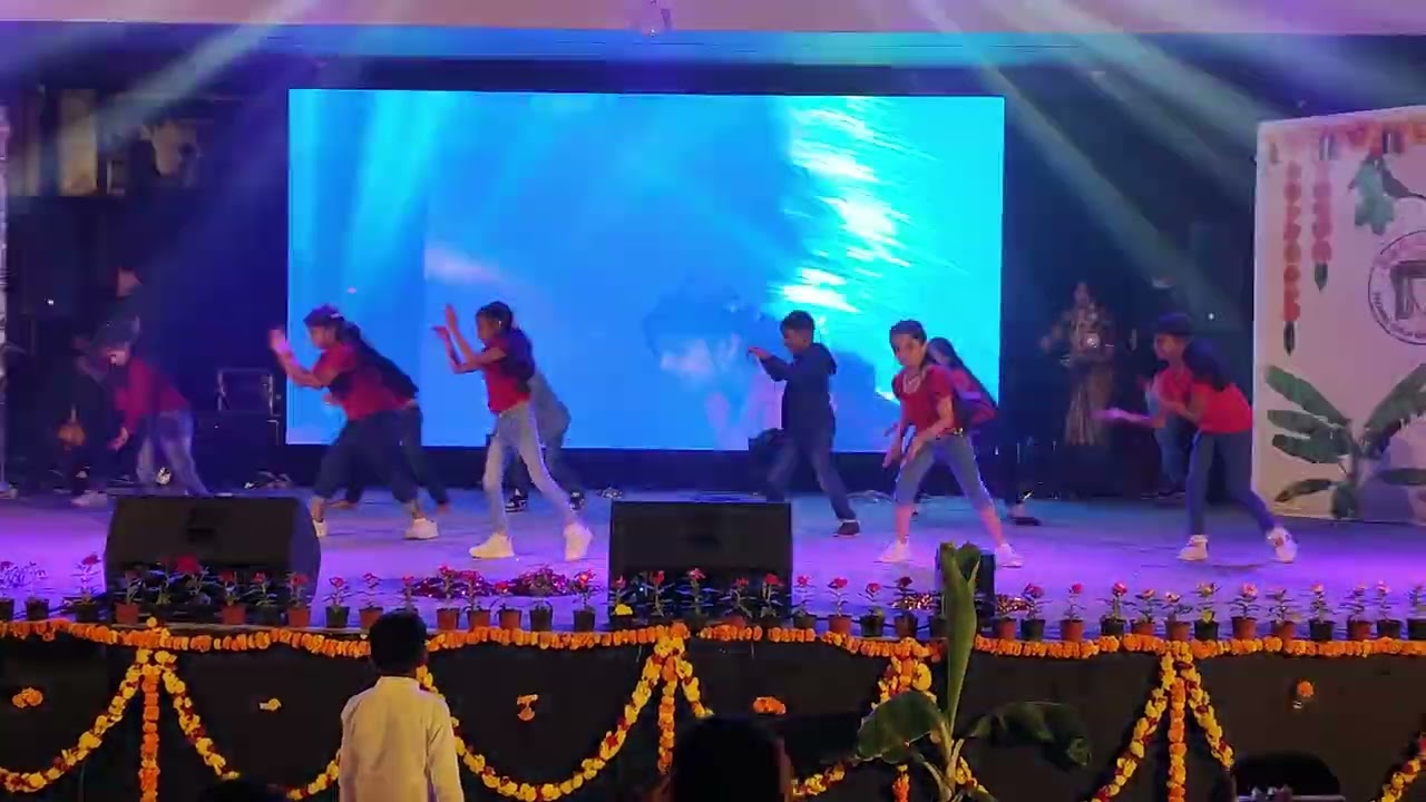 ugadilo ushashulaa Sai performance on stage