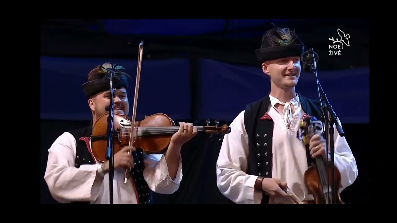 Jánošikové dni 2024 - Vršanská muzika a spevácka skupina Pjerje - Prekáračky #vrsanskamuzika