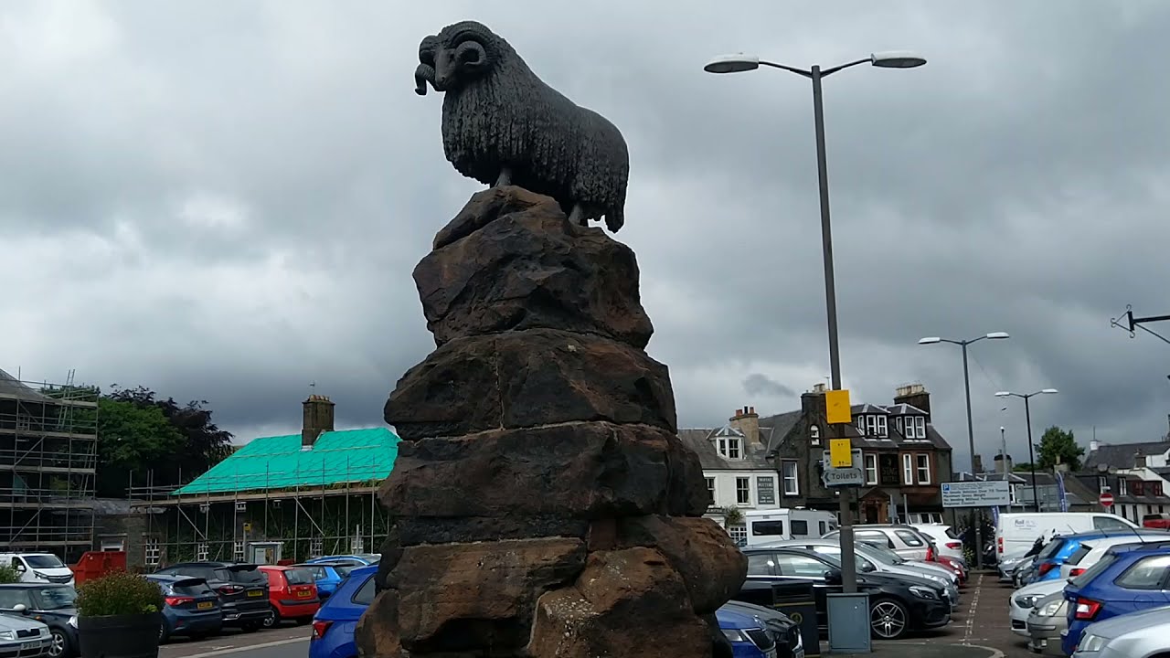 A walk around the village of Moffat July 2021