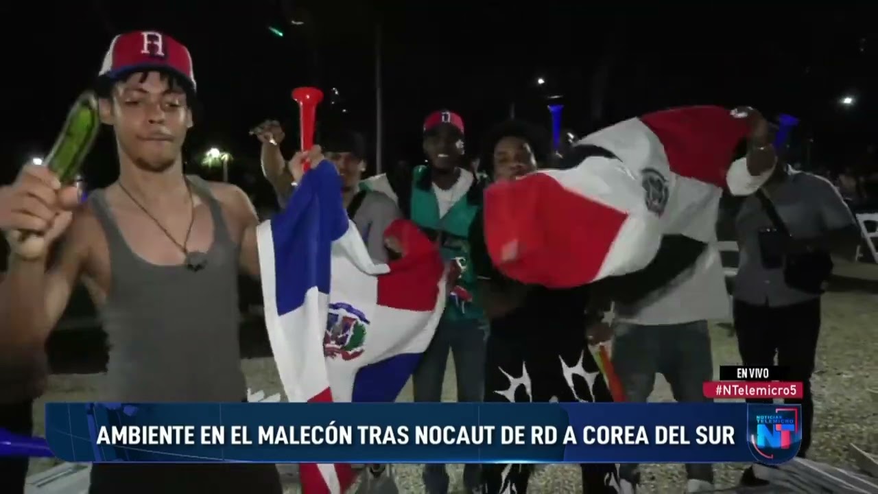 En la Plaza Santo Domingo fanáticos celebran victoria 10-0 de RD sobre Corea en el Clásico