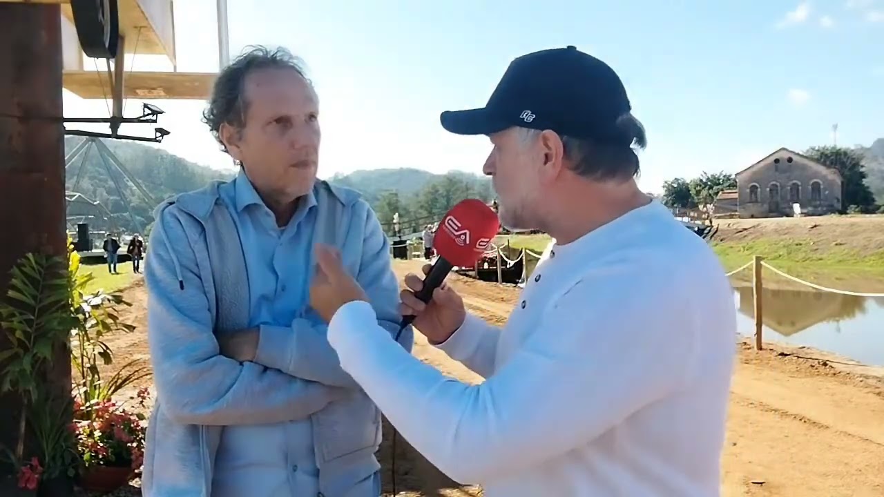 PEDRAS GRANDES/SC! Inaugurada g&ocirc;ndola constru&iacute;da com placas de sinaliza&ccedil;&atilde;o.