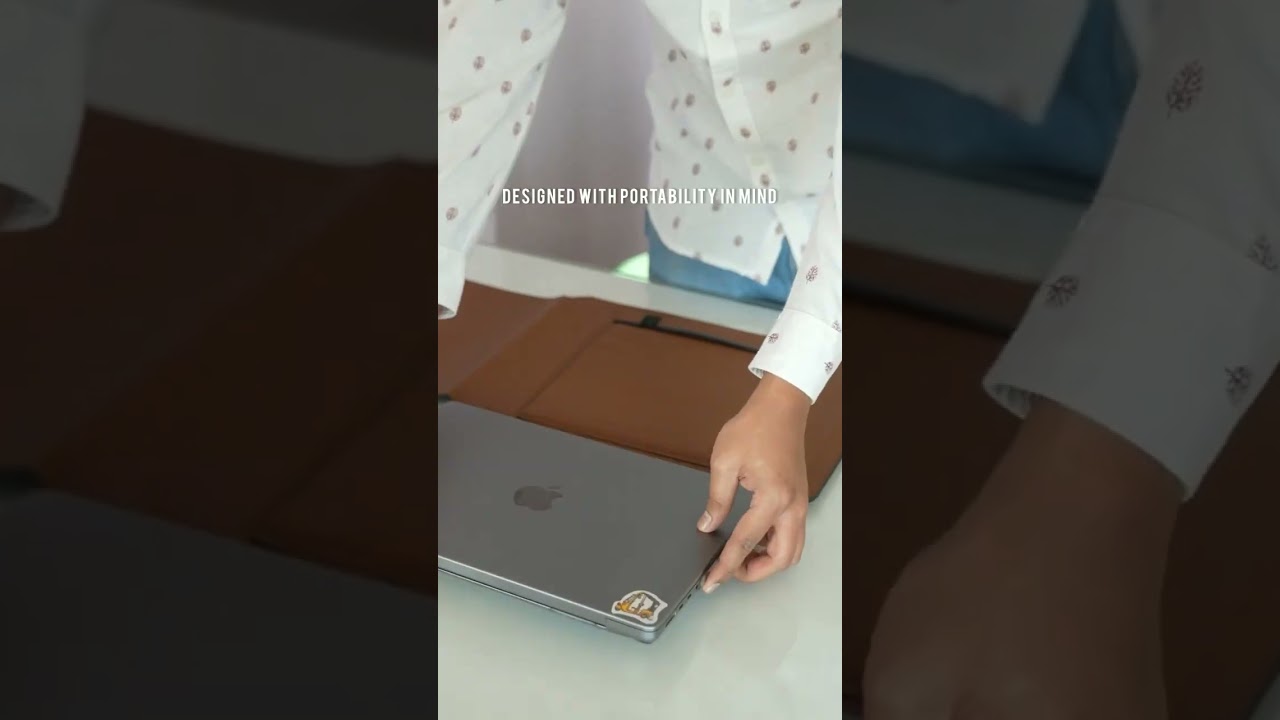 Portable & Practical: The Sleeve That Becomes a Laptop Stand #bags