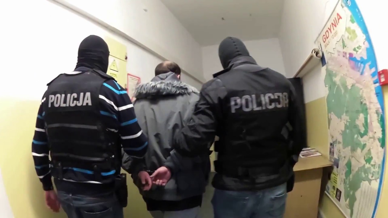 POLICJANCI ZATRZYMALI KSIĘGOWĄ PODEJRZANĄ O KRADZIEŻ PONAD MILIONA ZŁOTYCH