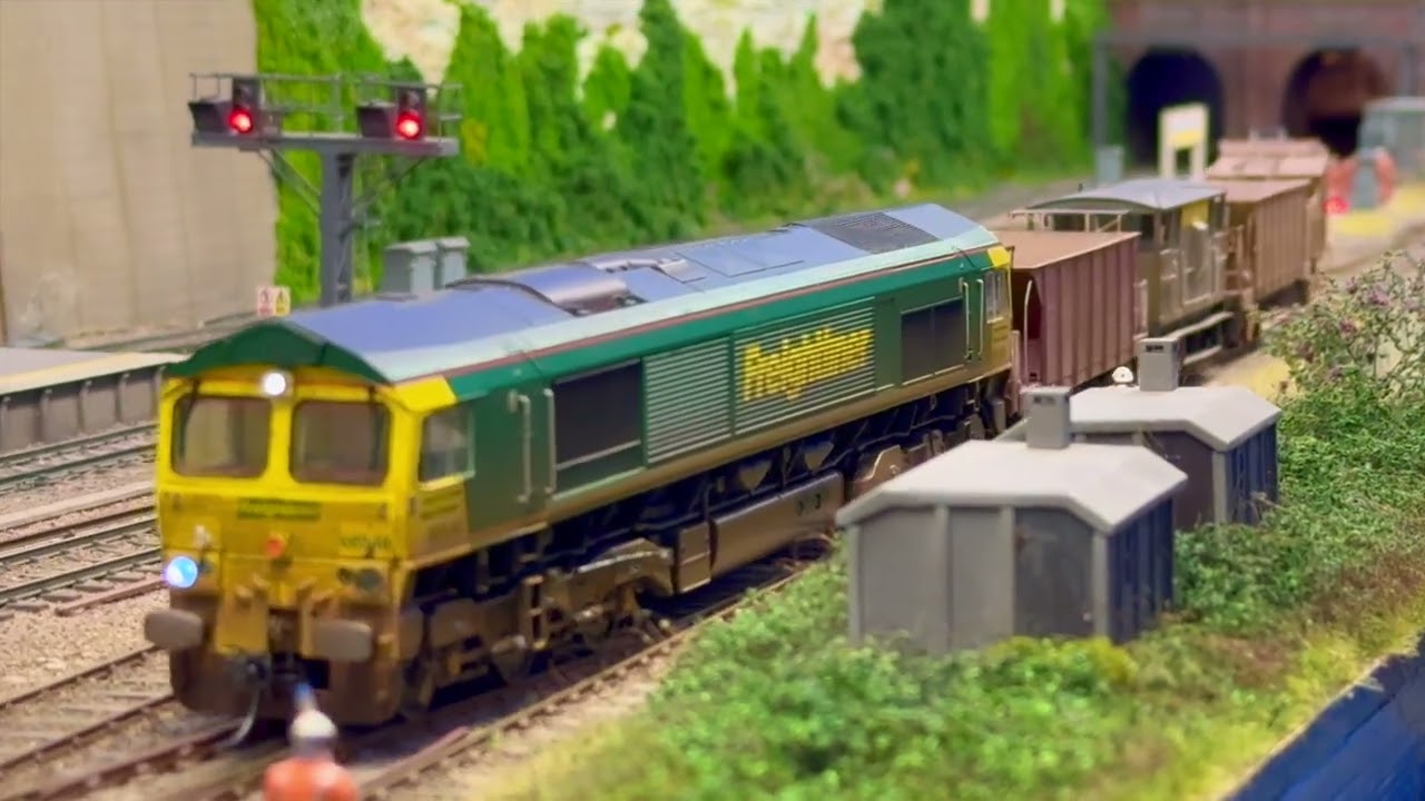 THE PORTSMOUTH MODEL RAILWAY EXHIBITION  FROM THE ADMIRAL LORD NELSON SCHO0L ON  SAT16TH NOV 2024