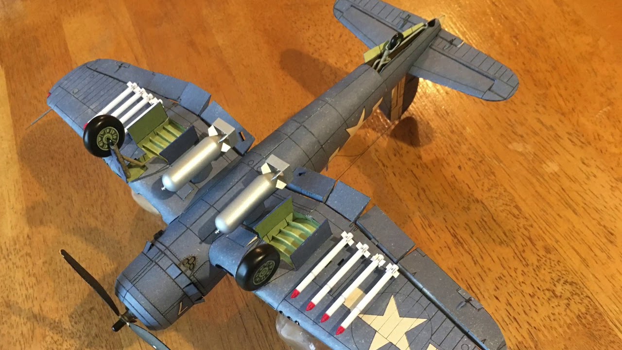 Mały Modelarz CORSAIR F4U1