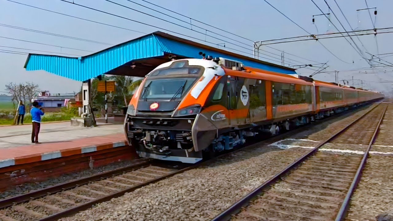 India's First Vande Bharat Sleeper Kamakhya to Howrah in Transit | 3rd Rake | Indian Railways 