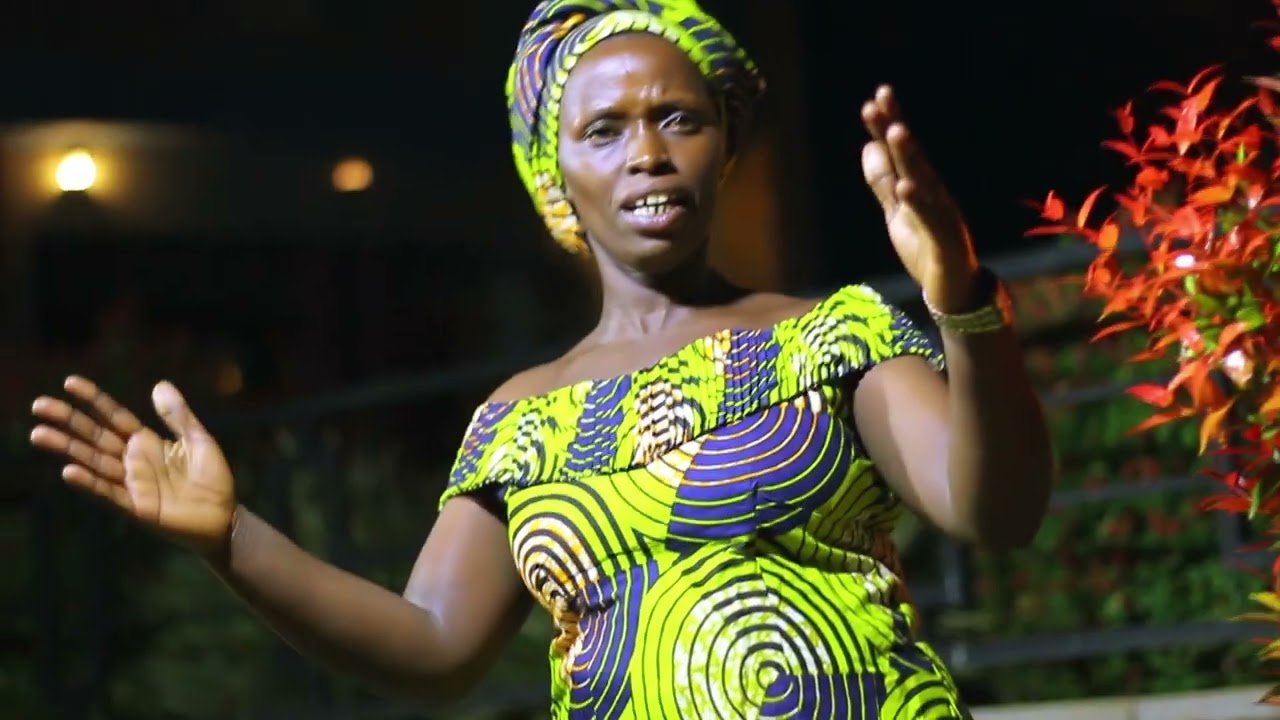 kurikira iyindirimbo yanya mutunzi cg BIKUNGU BINYO byagenze bite ni yumuhanzi David 😆😆😆