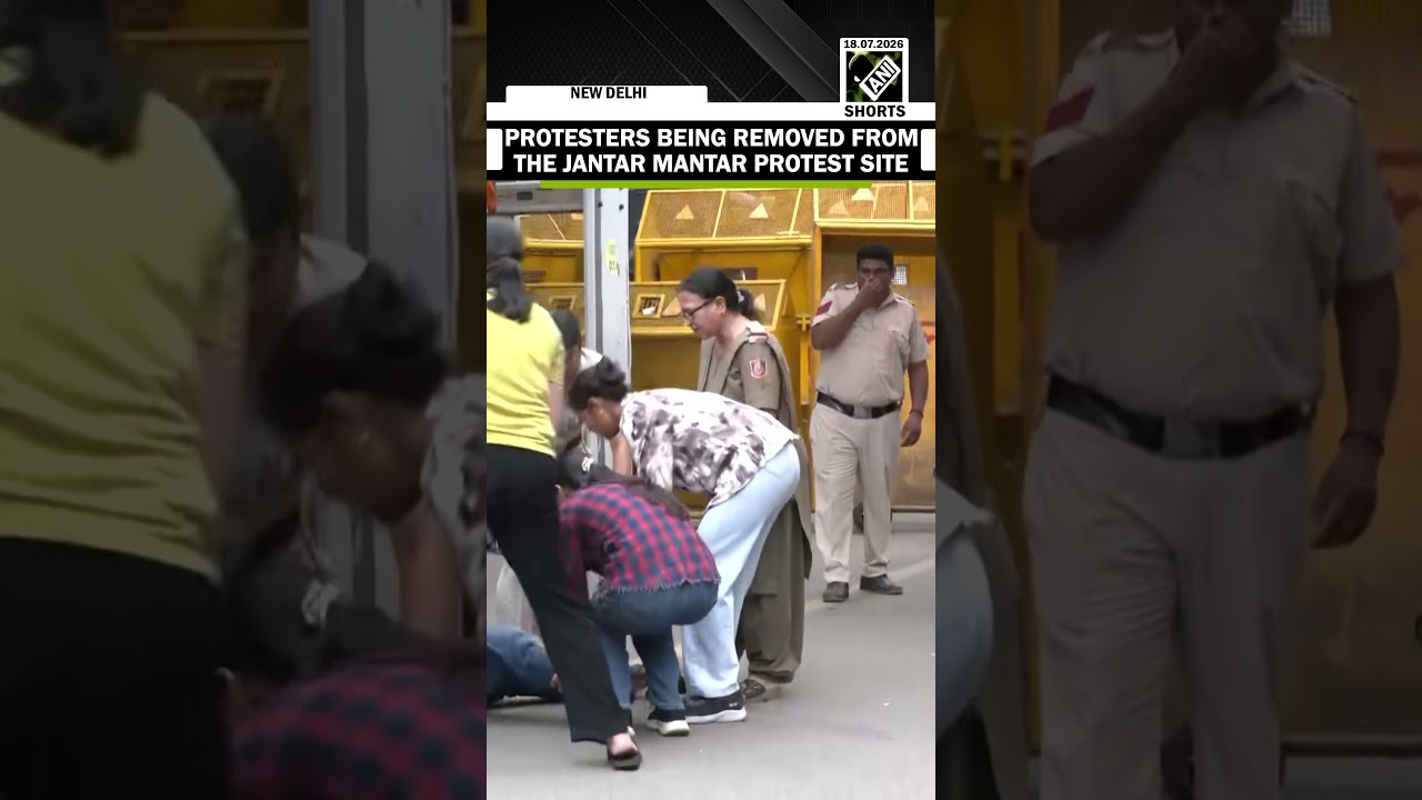 Police remove protesters from Jantar Mantar after activist Sonam Wangchuk is taken to hospital.