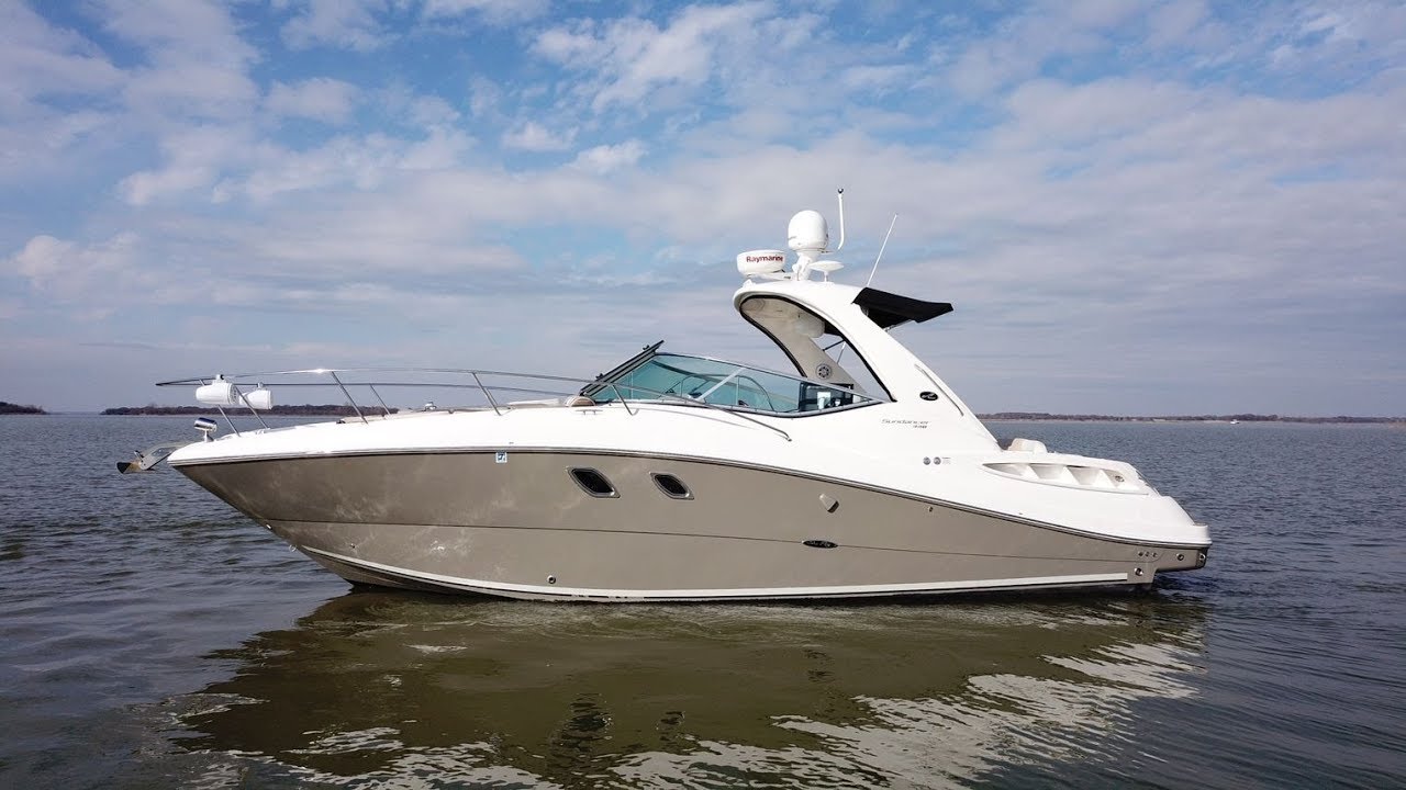 2010 330 Sundancer at MarineMax Dallas Yacht Center