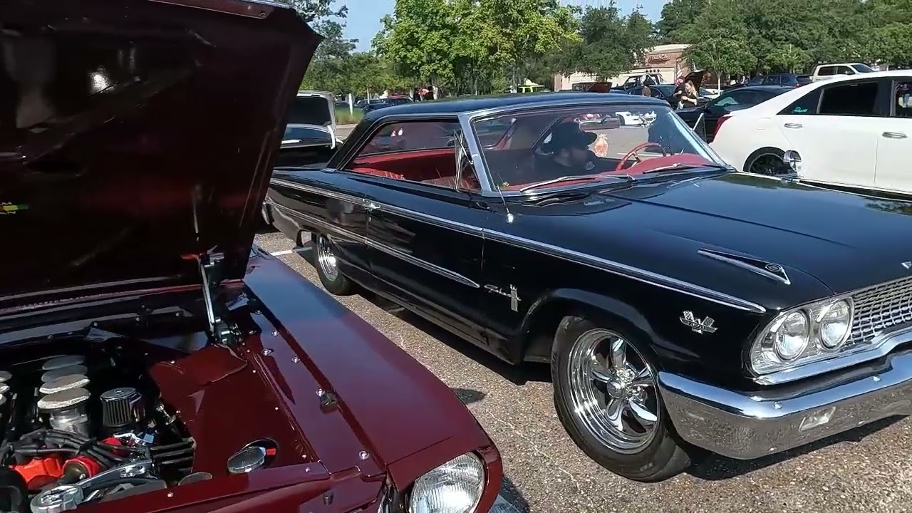 Custom '63 Ford Galaxie 500 2-Door Hardtop 390 On The Go #fordgalaxie #resto #retroclassiccar #ford