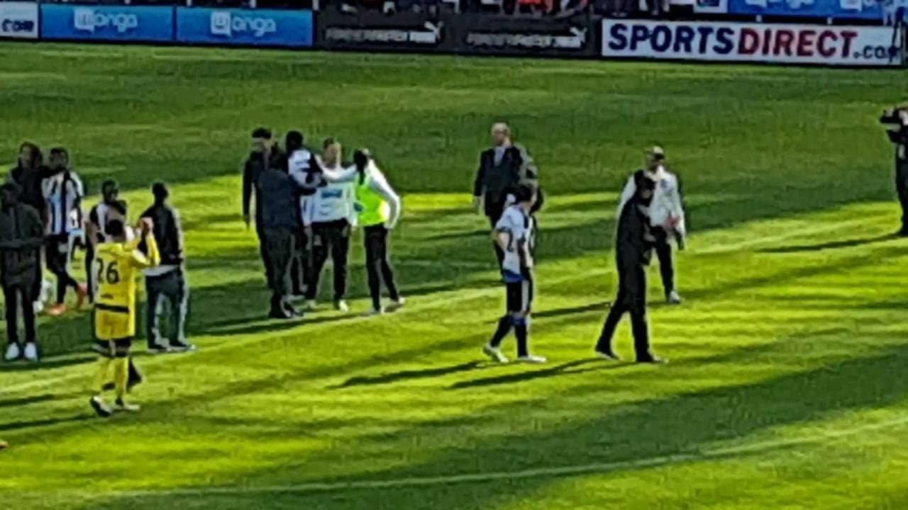 Final whistle Spurs game. Fans trying to persuade Rafa to stay.