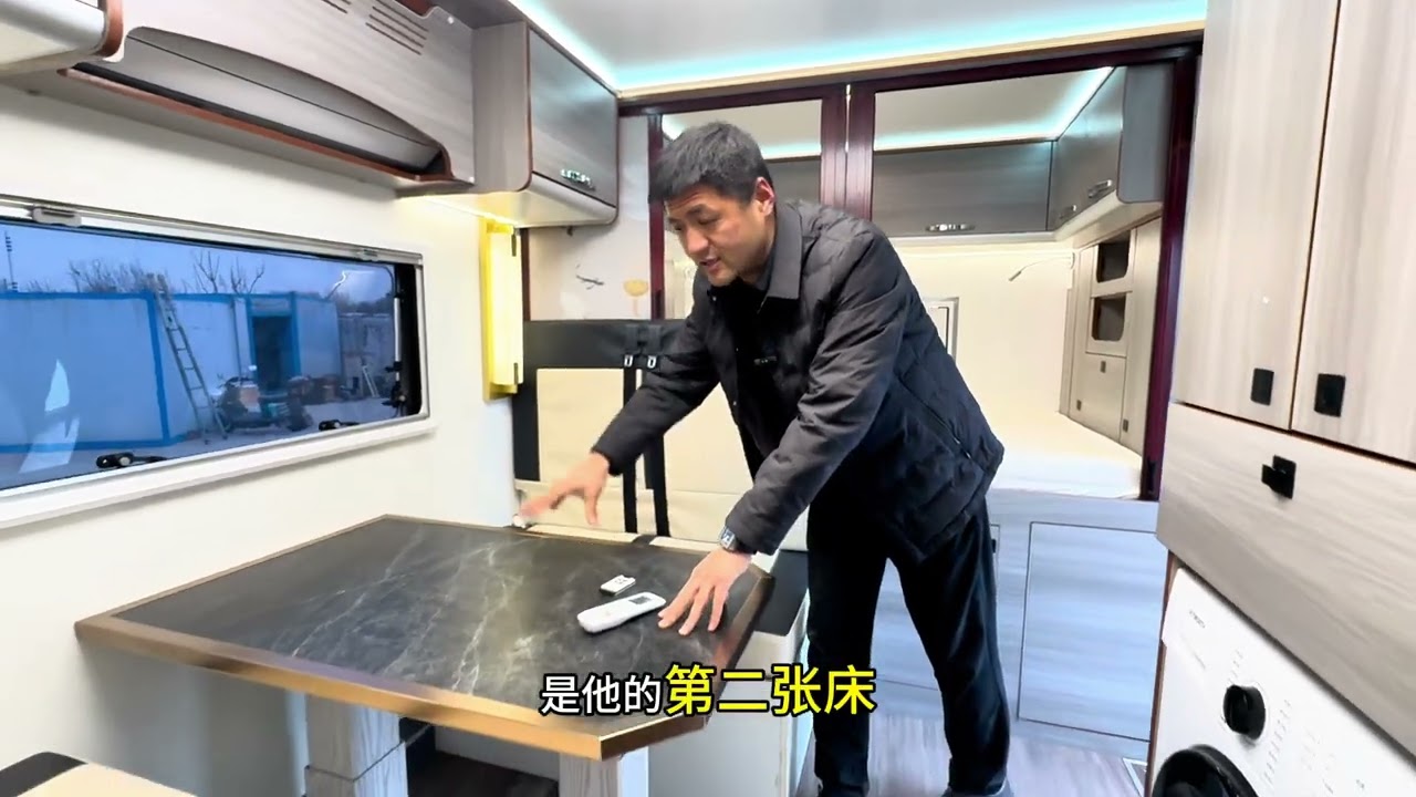 6个月1万公里大哥赔了20万，这东西感觉还是二手的香点，复式二楼加后阳台太绝了#二手房车 #房车