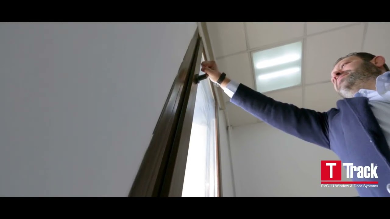 AUC  Tahrir Window Project