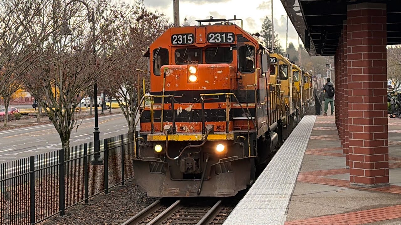 PNWR 2315 664 going through Tualatin at 2:03 PM w/@owensanders8292 .
