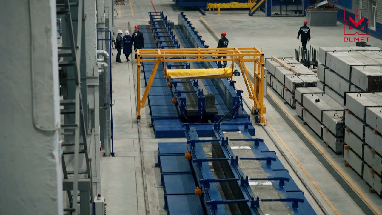 VERTICAL BATTERY FORMWORK FOR PANELS AND HYDRAULIC DOUBLE FORMWORKS FOR COLUMNS