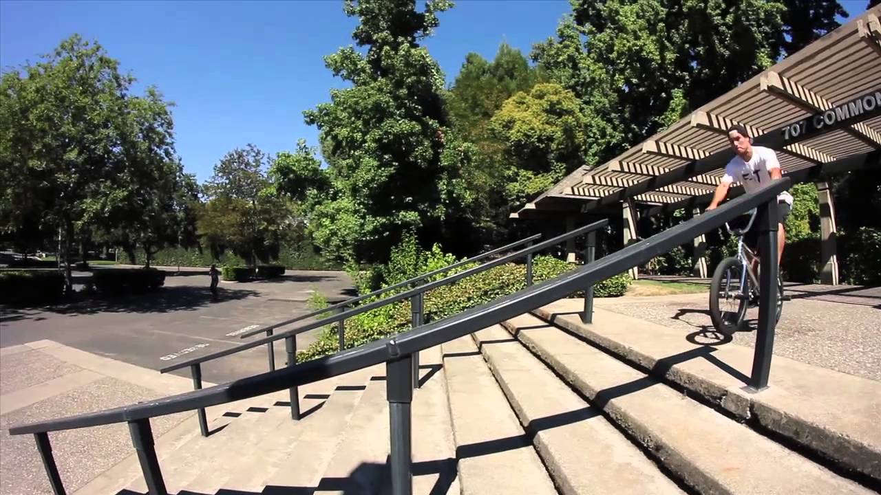 Raul Ruiz Dan's Comp Roll Call DVD BMX