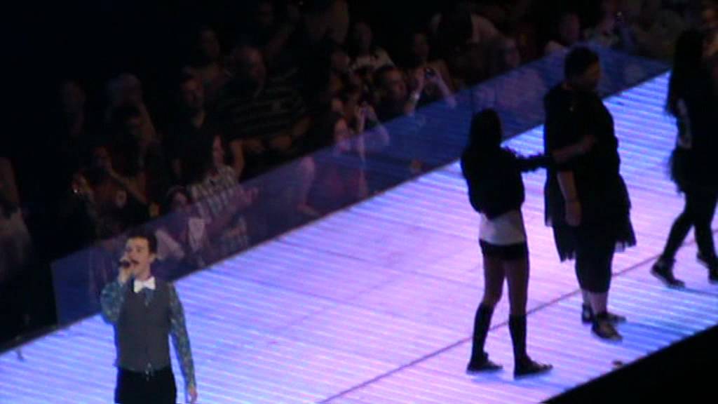 glee live tour 2011 - I wanna hold your hand & ain't no way