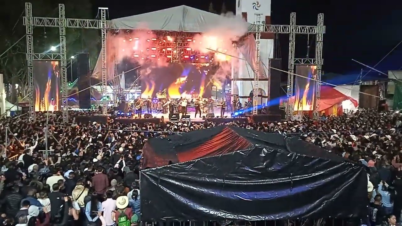 Aarón y su Grupo Ilusión en Huautla de Jiménez 