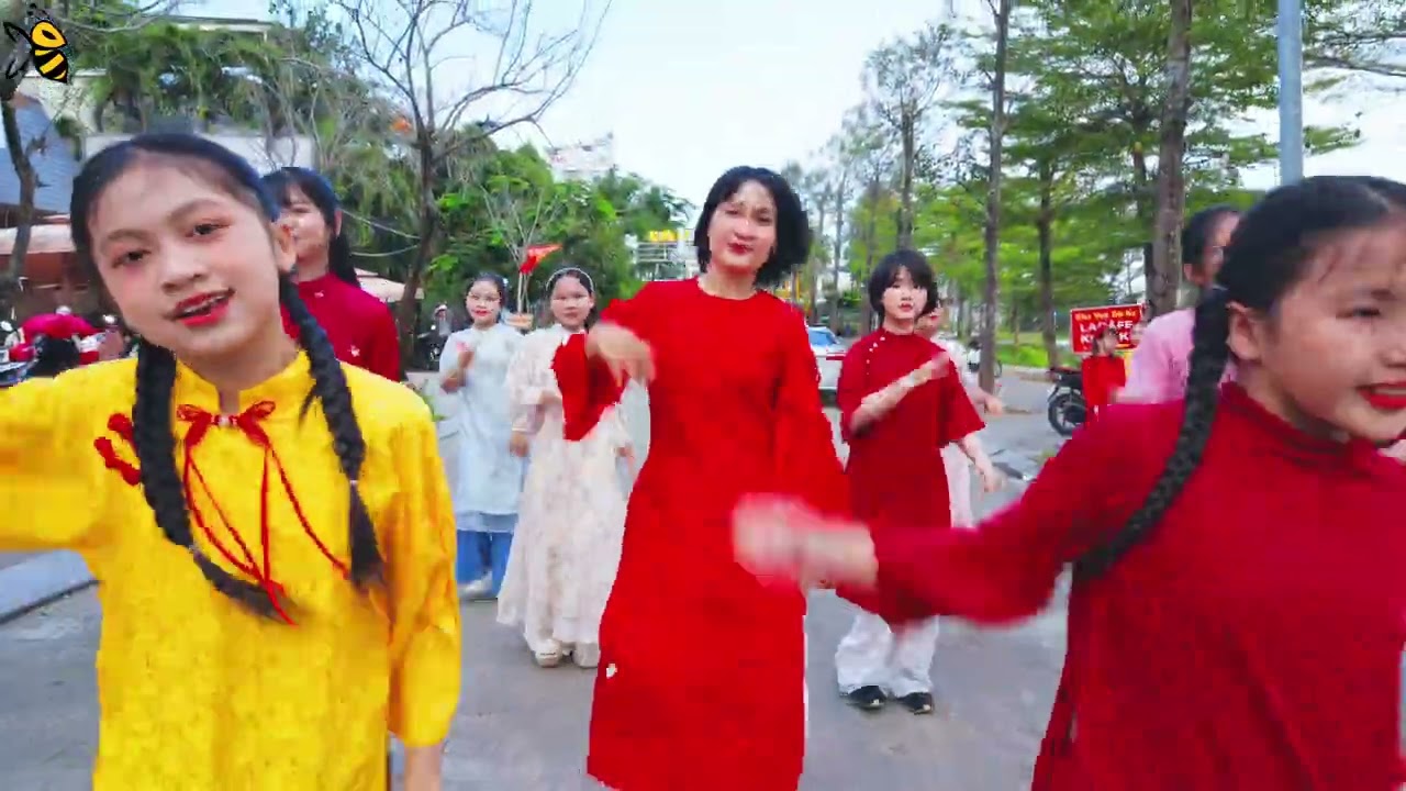Mashup Tết. (Nhảy Tết). Dance by KaBees Dance Studio