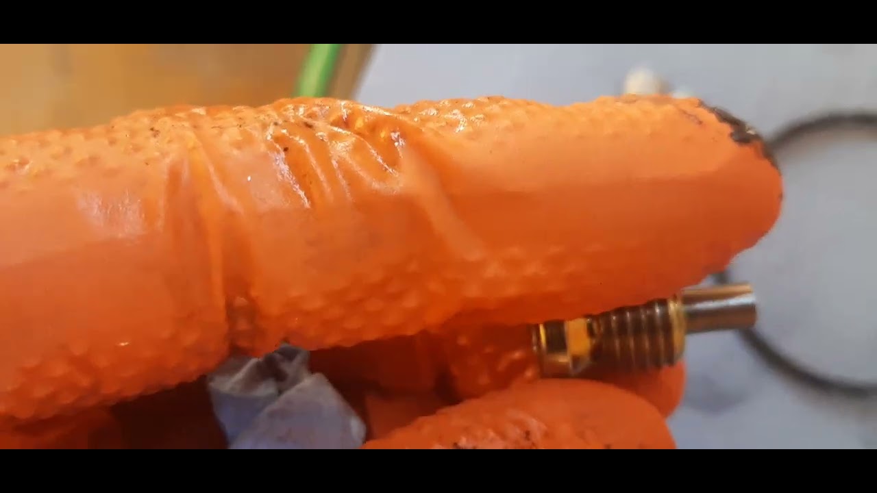 Cambio de aceite en aprilia rsv 1000 factory.