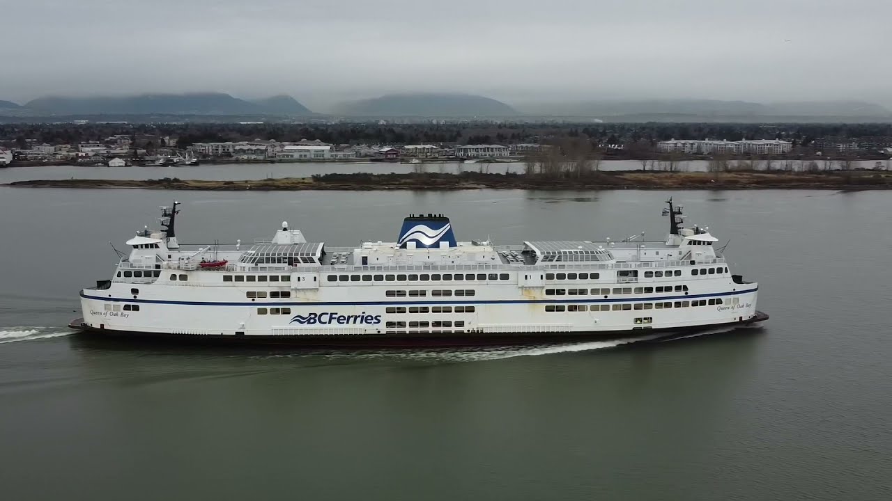 BC Ferries’ Queen of Oak Bay Passing Steveston, BC