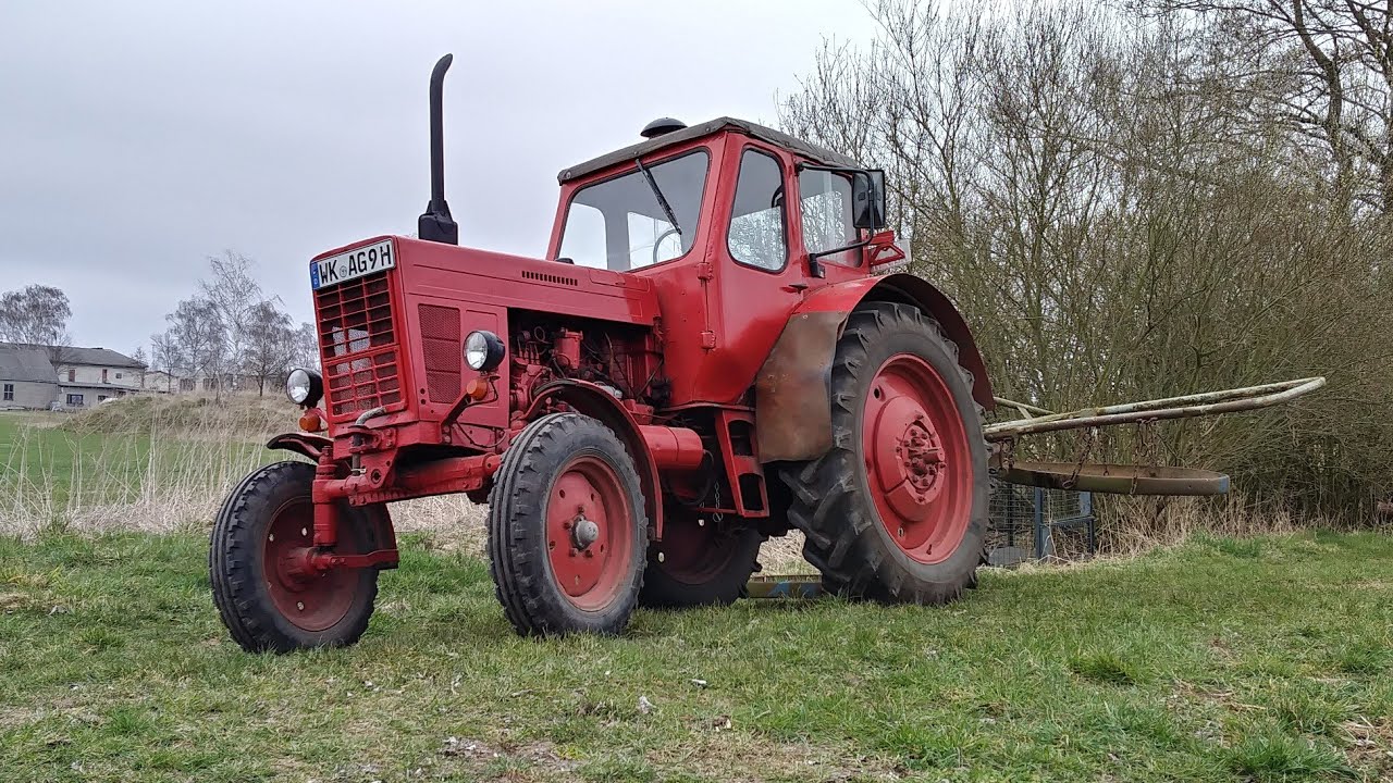 Belarus MTS 50 in der Grünlandpflege