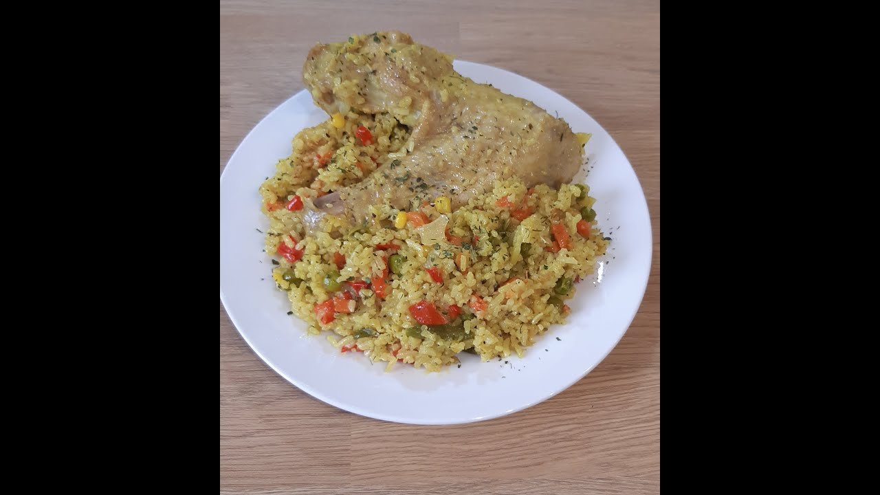 Pilaf delicios de orez cu carne de curcan și legume, preparat în stil oriental