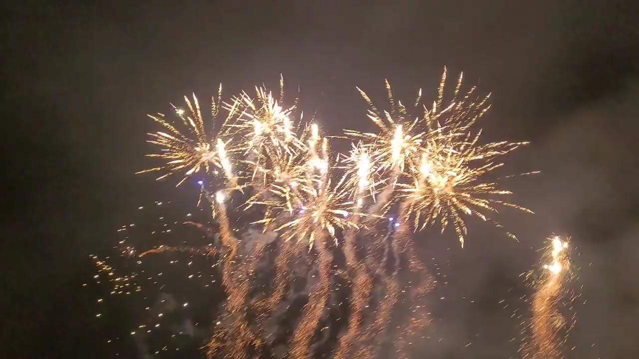 Event Ice Tiger | Rubro Vuurwerk | 25 MM | 224 Shots