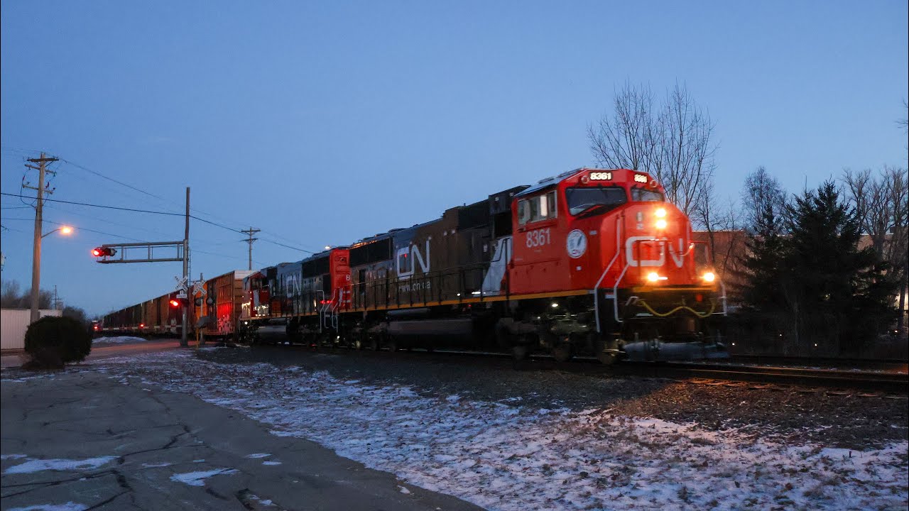 CN 8361 leads a LATE A490 into neenah! 