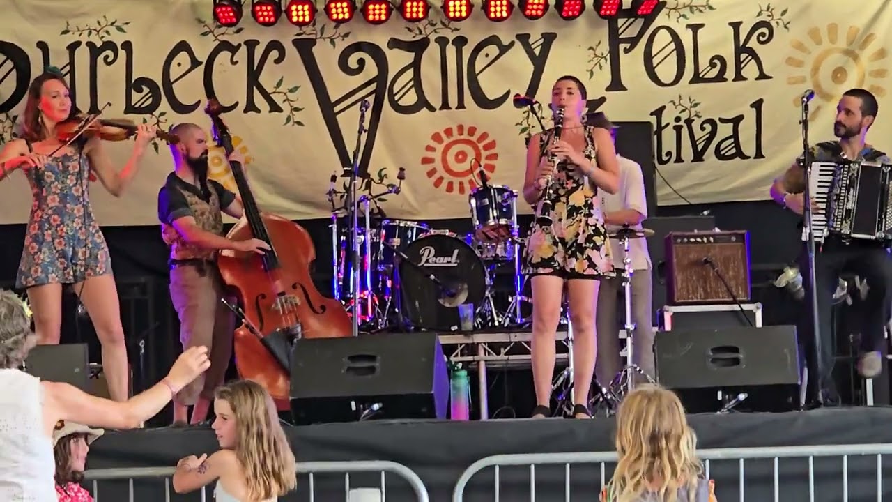 Opa Rosa live 15.08.25 @ Purbeck Valley Folk Festival 