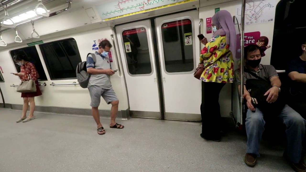 Singapore train ride from Outram Park to City Hall MRT station