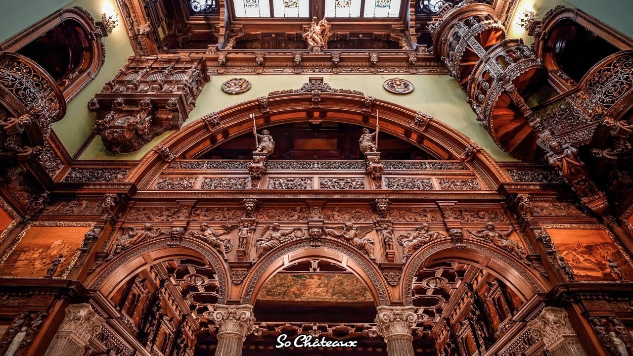 Château de Peleș : L'Incroyable Décoration Intérieure en Bois Sculpté (en 4K).