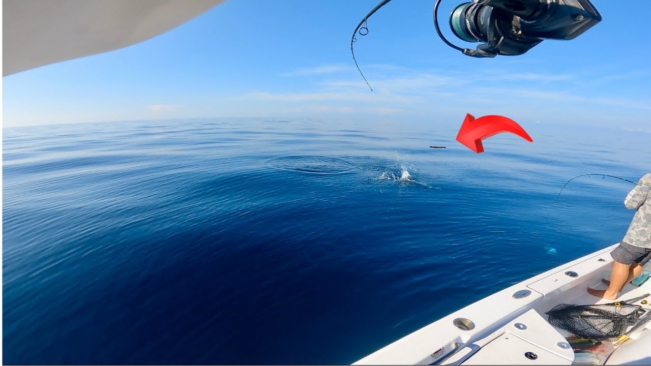 EPIC MAHI FISHING ON JIGS OFF THIS PIECE OF TRASH OFF OREGON INLET + SPEARFISHING A COBIA