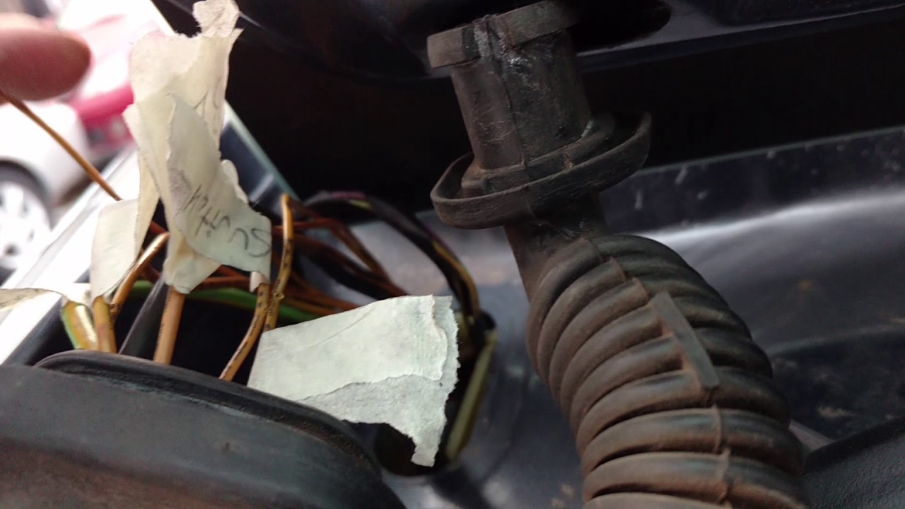 Reparar boton de apertura portalon Citroen C4 parte 1